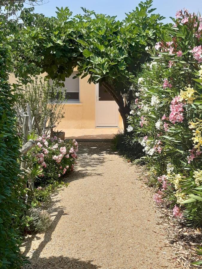 Petite Maison De Campagne Gardoise Theziers Экстерьер фото
